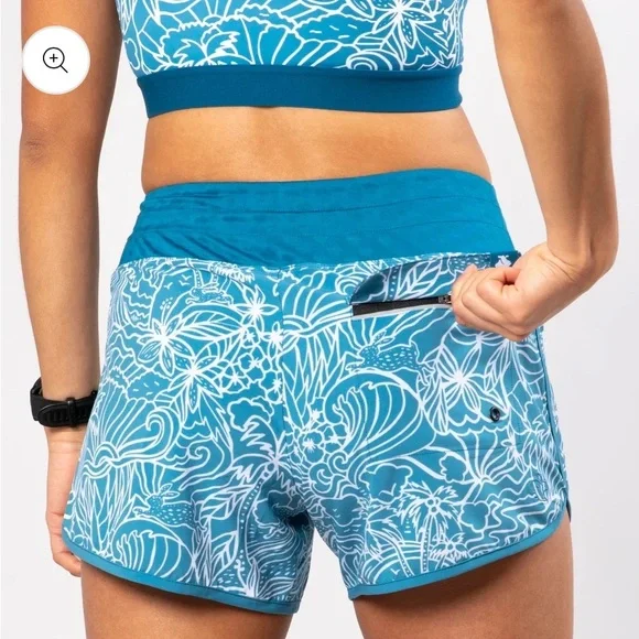 Rabbit Surf N Turf 2.5” Blue Sapphire Women's Athletic Shorts - Picture 9 of 10